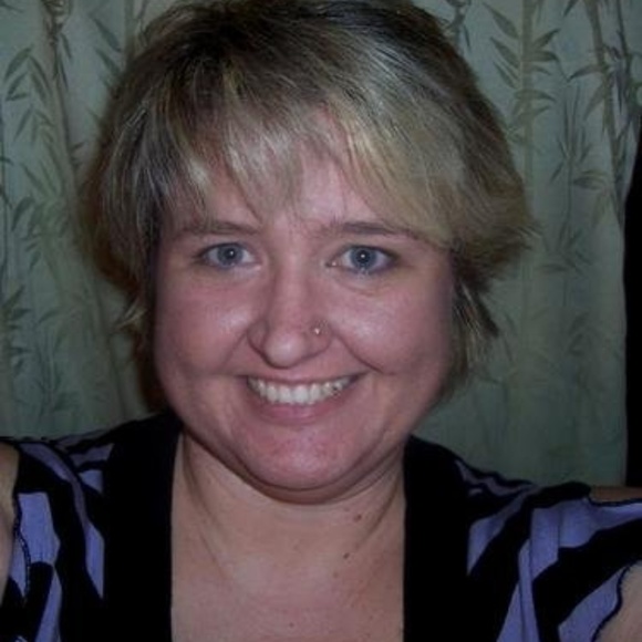 Meet your Posher, Lisa - Picture 1 of 1
